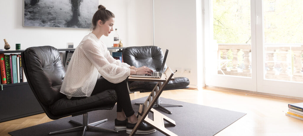 woman working flexibly